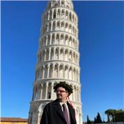 Dottorando di ricerca impartisce lezione in tutti i campi del diritto